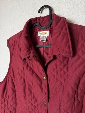 Talbots women’s Quilted Burgundy Vest M petites